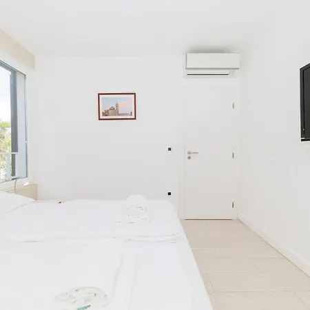 Sunny Side Escape By Belmont Realty 돈제페트레케인