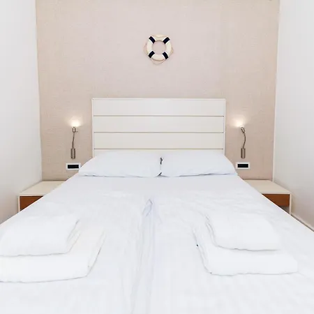 Sunny Side Escape By Belmont Realty 돈제페트레케인