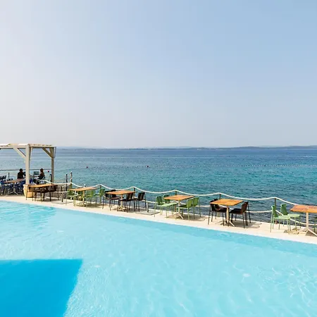 Sunny Side Escape By Belmont Realty 아파트 *