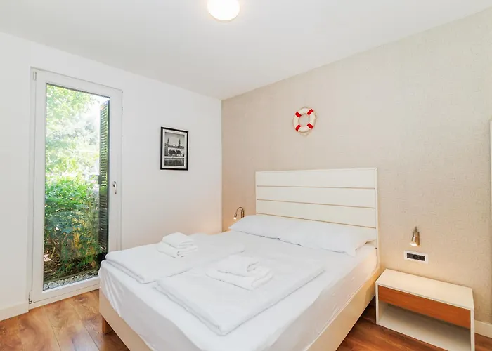Sunny Side Escape By Belmont Realty 돈제페트레케인