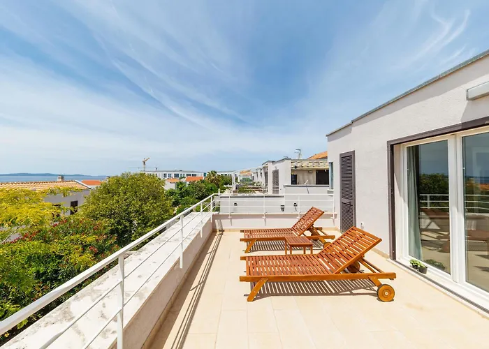 아파트 Sunny Side Escape By Belmont Realty