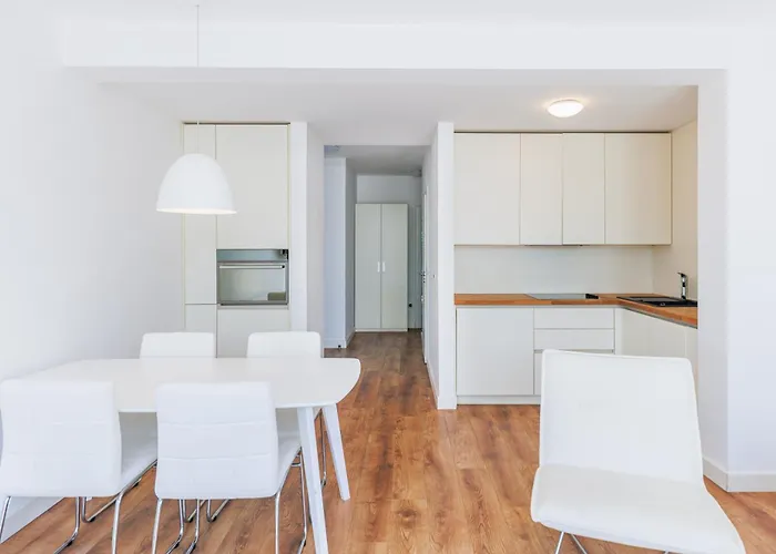 Sunny Side Escape By Belmont Realty 돈제페트레케인
