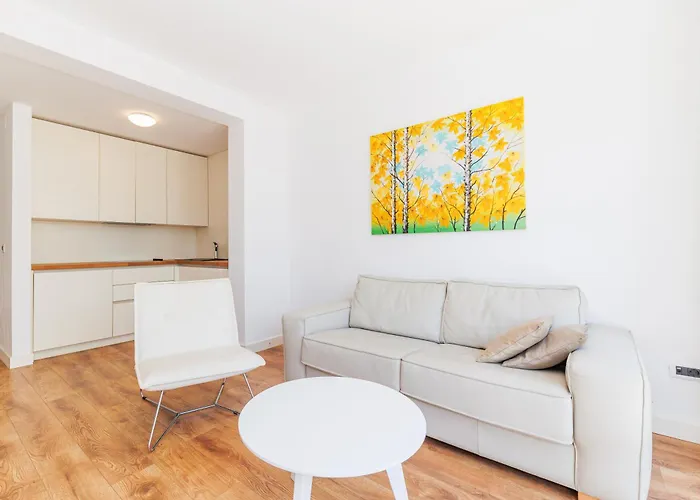 Sunny Side Escape By Belmont Realty 아파트 돈제페트레케인