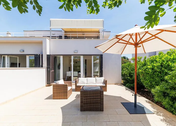 Sunny Side Escape By Belmont Realty *