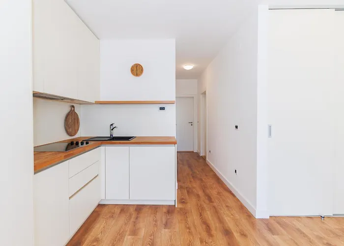 Sunny Side Escape By Belmont Realty * 돈제페트레케인