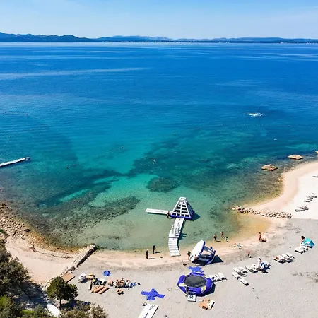 Sunny Side Escape By Belmont Realty Petrcane