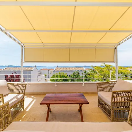 Διαμέρισμα Sunny Side Escape By Belmont Realty Petrcane