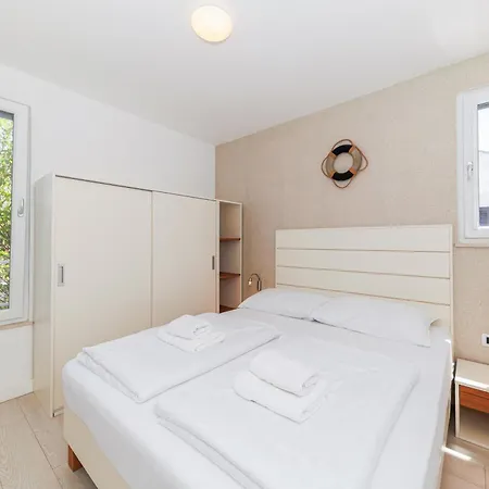 Sunny Side Escape By Belmont Realty * Petrčane