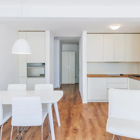 Sunny Side Escape By Belmont Realty Petrcane