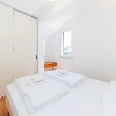 Sunny Side Escape By Belmont Realty Petrčane