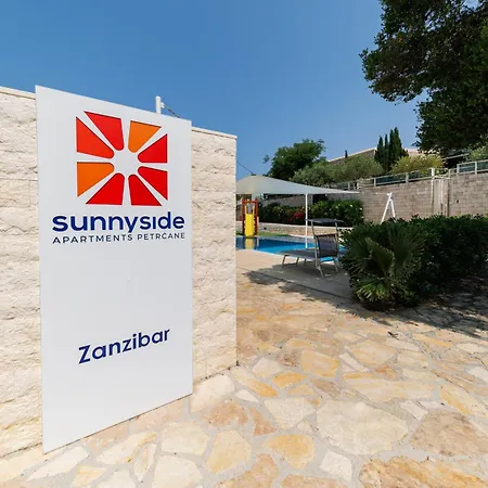 Sunny Side Escape By Belmont Realty Διαμέρισμα Petrcane
