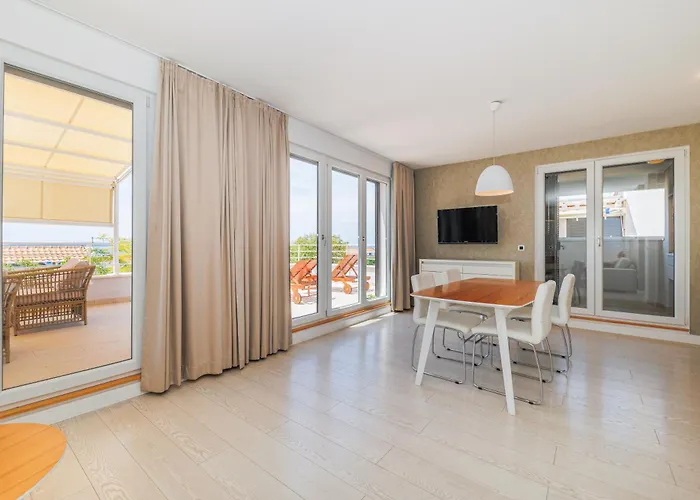 Sunny Side Escape By Belmont Realty * Petrčane