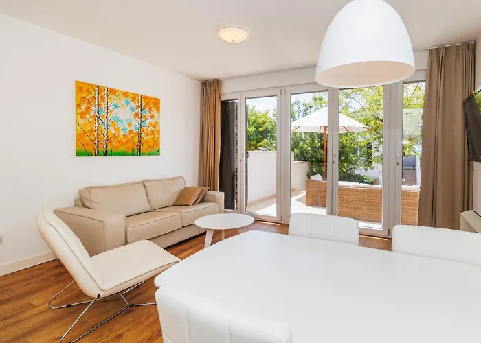 Sunny Side Escape By Belmont Realty Lejlighed *